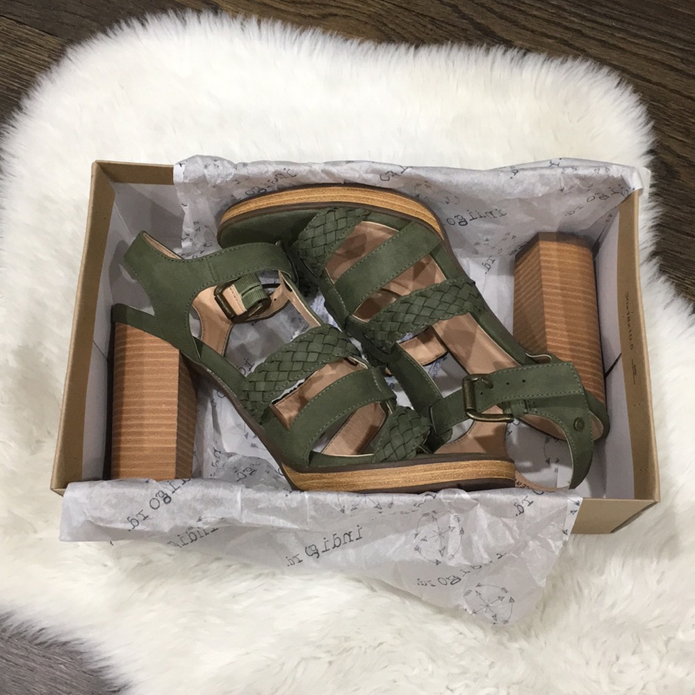 Heels - Picture 2 of 13